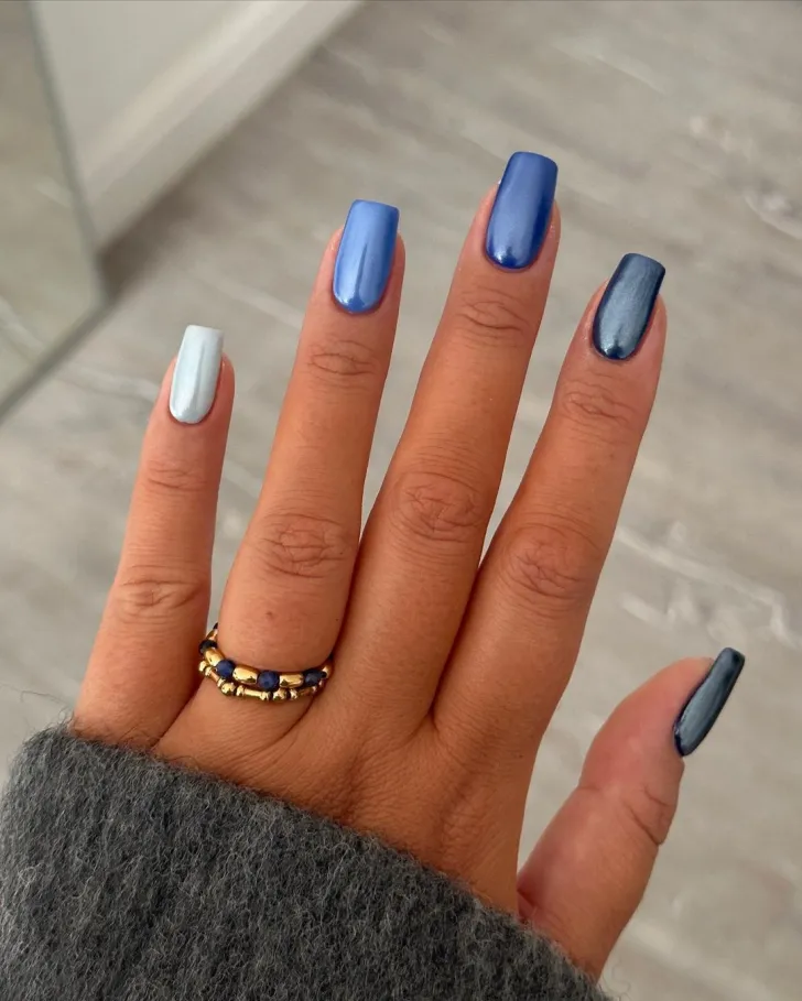 simple metallic gradient blue winter nails